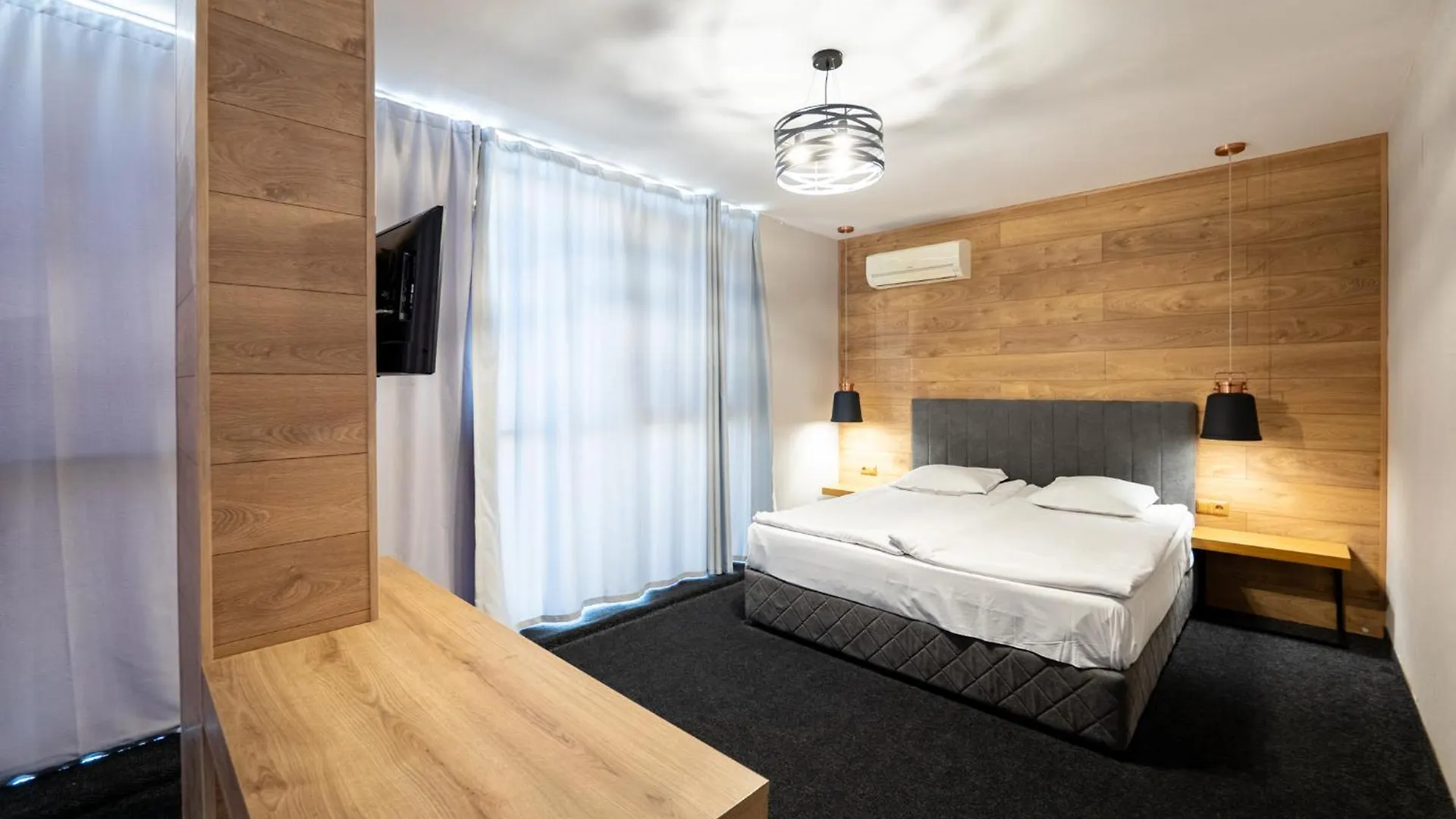 Avenue Hotel Burgas 3*,