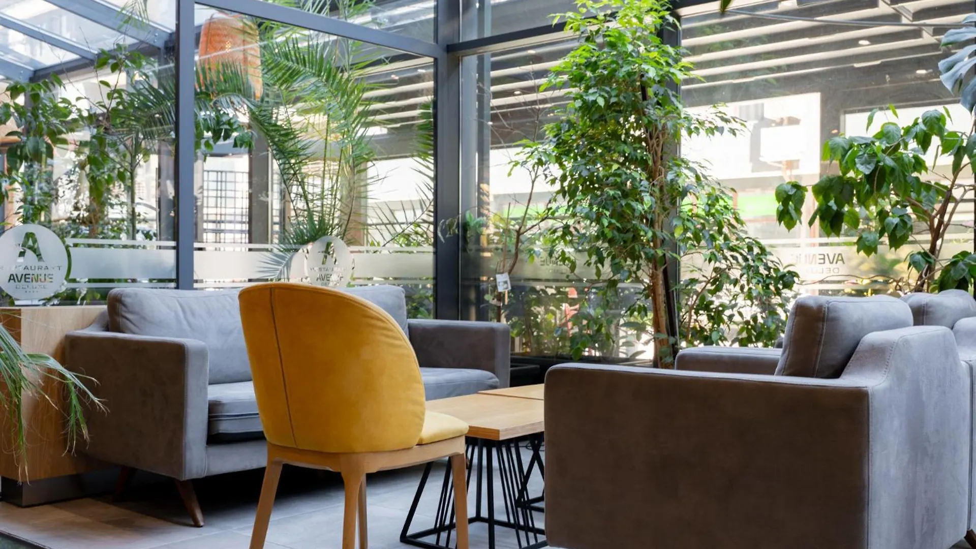 Avenue Hotel Burgas 3*,