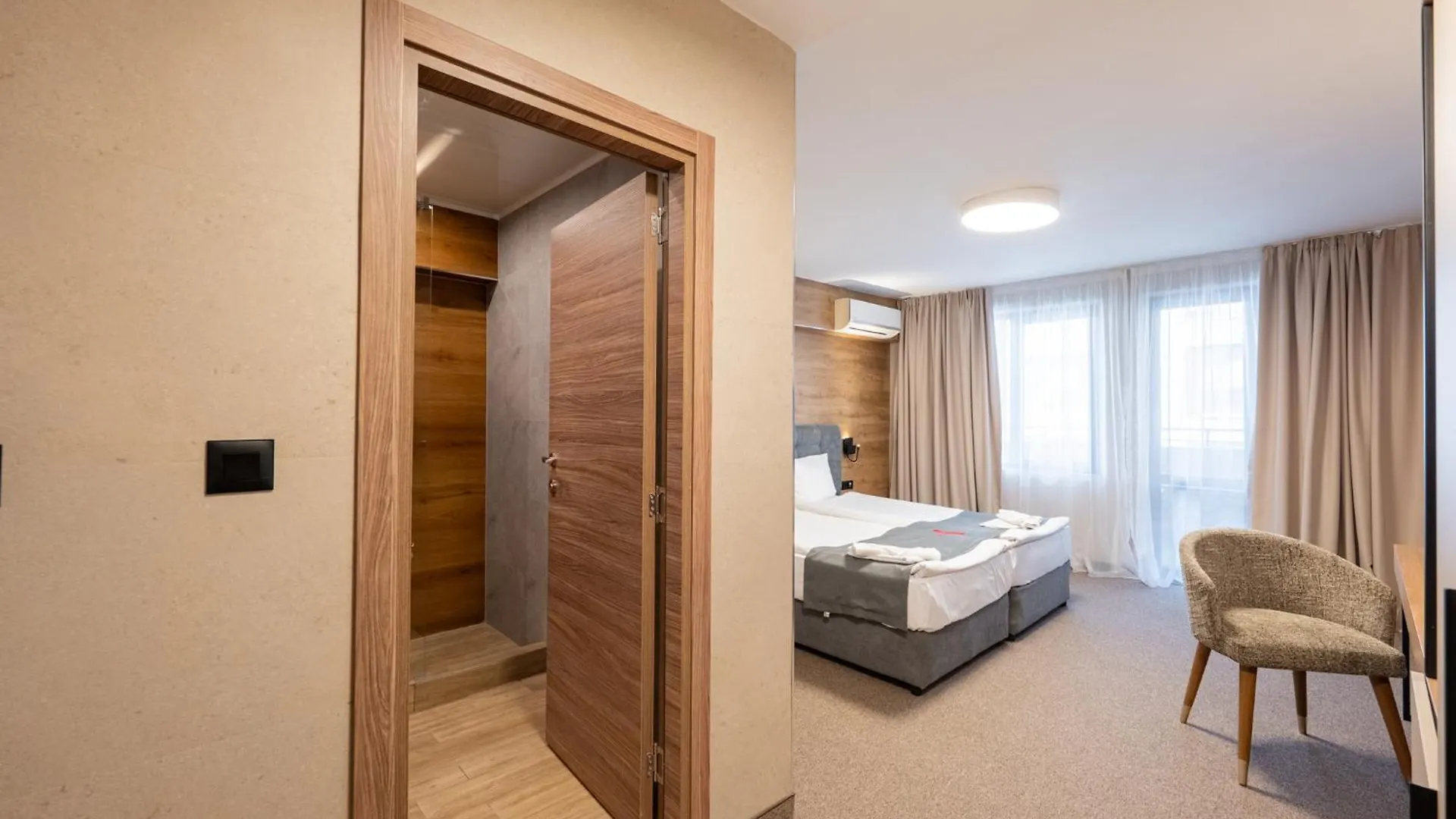 Avenue Hotel Burgas 3*,